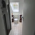 Apartment Helles Mit Balkon In Ruhiger Lage
