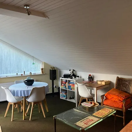 Helles Mit Balkon In Ruhiger Lage דירה